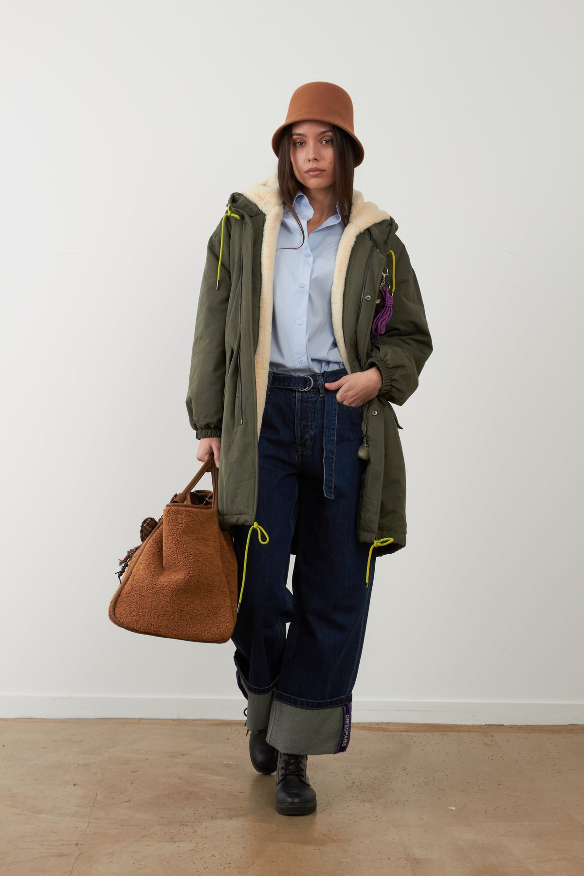 Parka Orfeo Paris Billy con capucha caqui