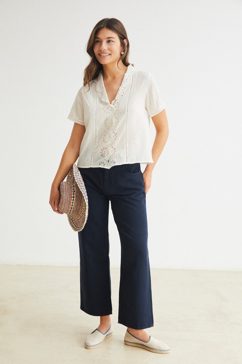 Pantalón estilo vaquero en mezcla algodón y lino.