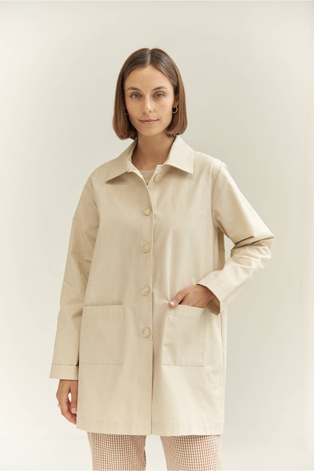 Gabardina mus&bombon omene en beige
