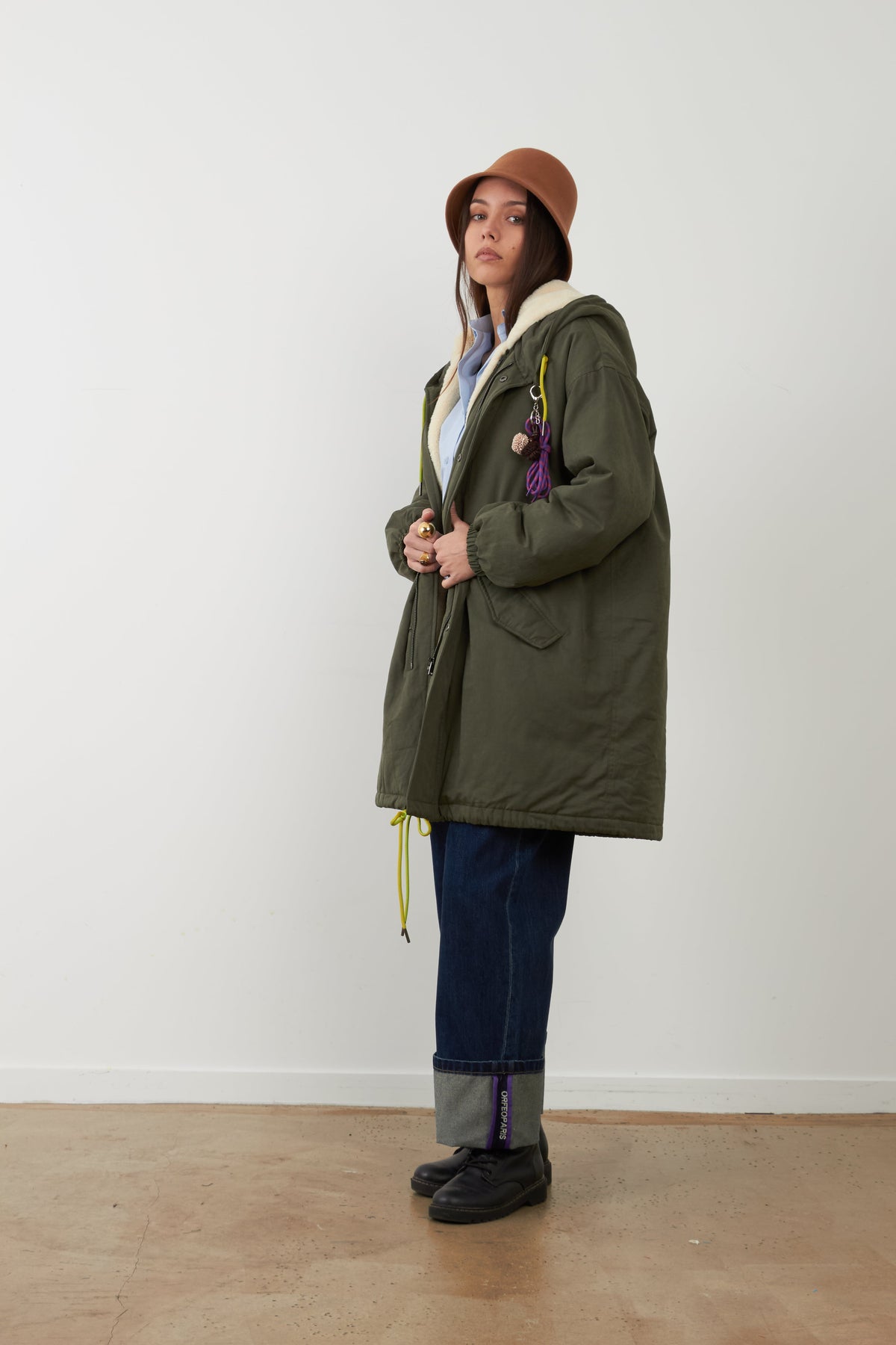 Parka Orfeo Paris Billy con capucha caqui