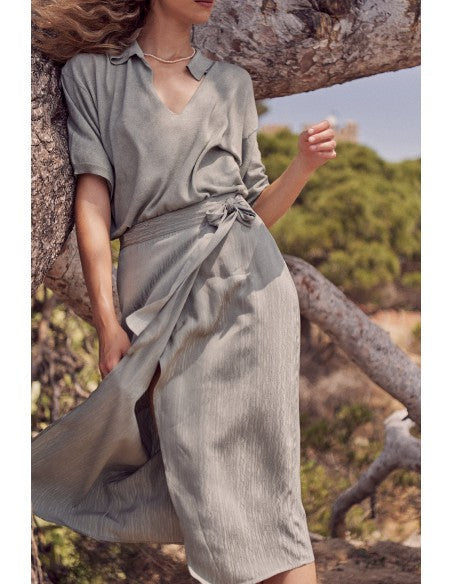 Elegante y cómoda falda designers society midi cruzada con fino cinturón en el lateral color aguamarina